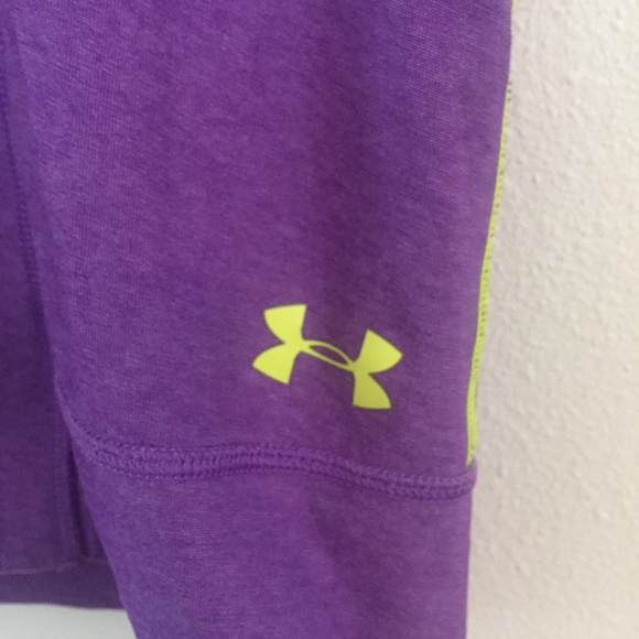 Youth Under Armour sleeveless hoodie. Large - Picture 4 of 10